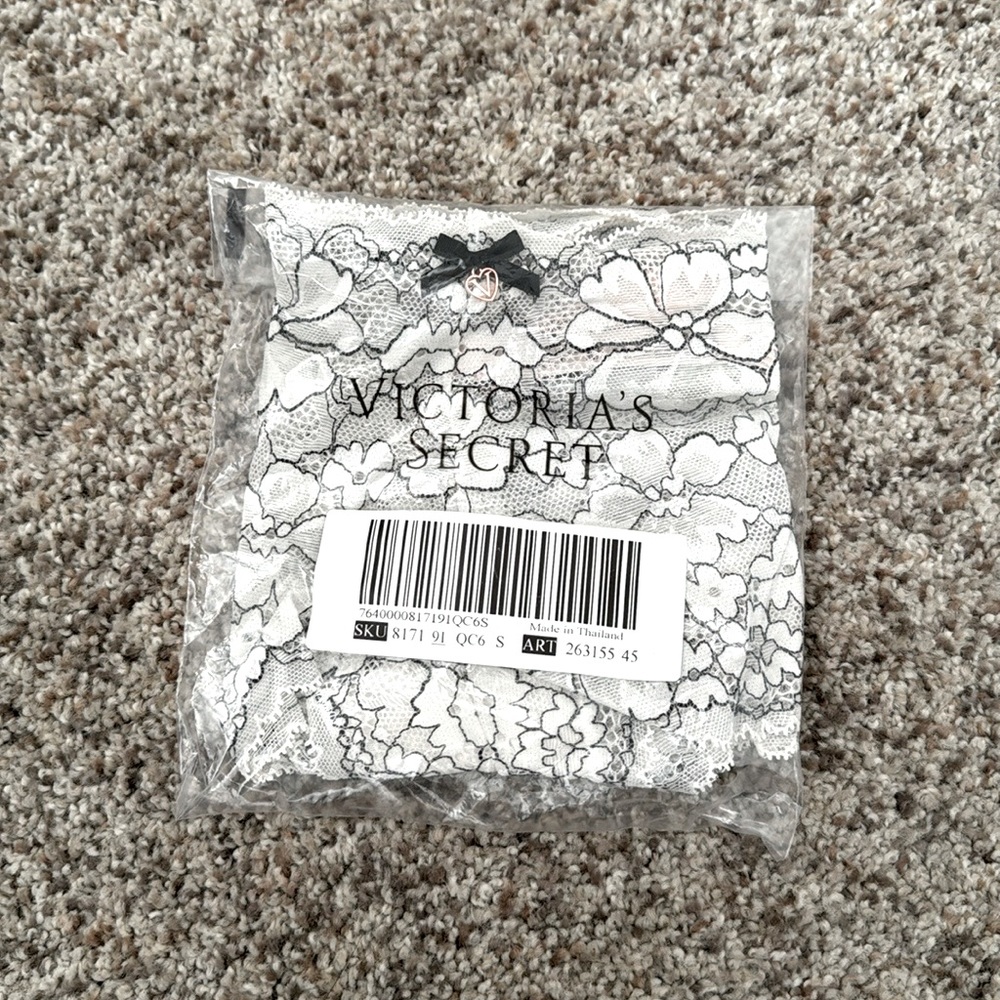 Lace Shortie Panty-Brandnew